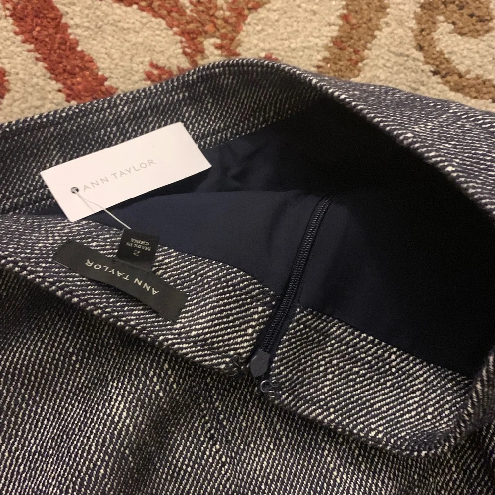 NWT Ann Taylor chambray pencil skirt size 2 - Picture 3 of 7